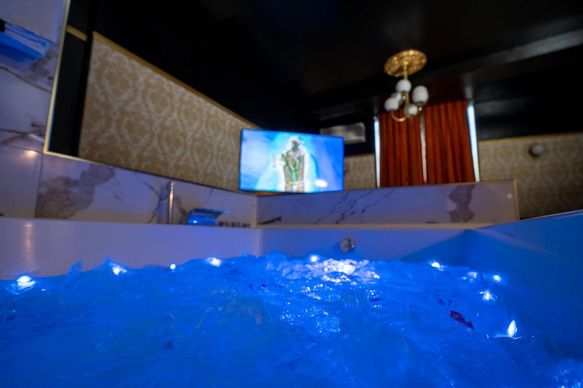 Appartement D'Exception Avec Jacuzzi ヴィルフランシュ・シュル・ソーヌ エクステリア 写真