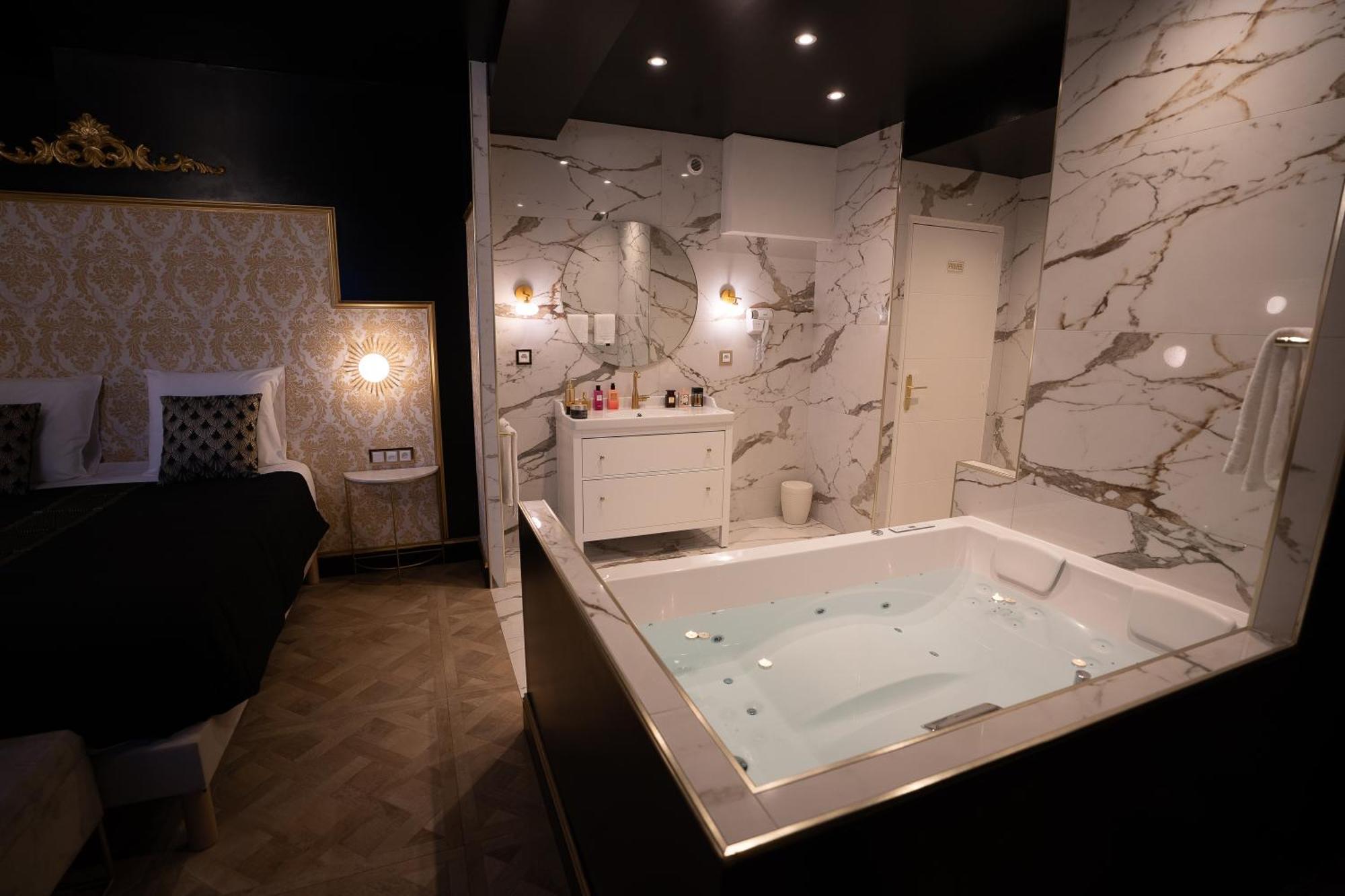 Appartement D'Exception Avec Jacuzzi ヴィルフランシュ・シュル・ソーヌ エクステリア 写真